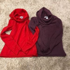 2 gap sweaters